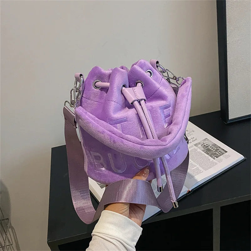 Plush Bucket Bags for Women 2022 New Luxury Designer Handbag Fashion Letter Print High Quality Cute Crossbody Shoulder Bag Woman