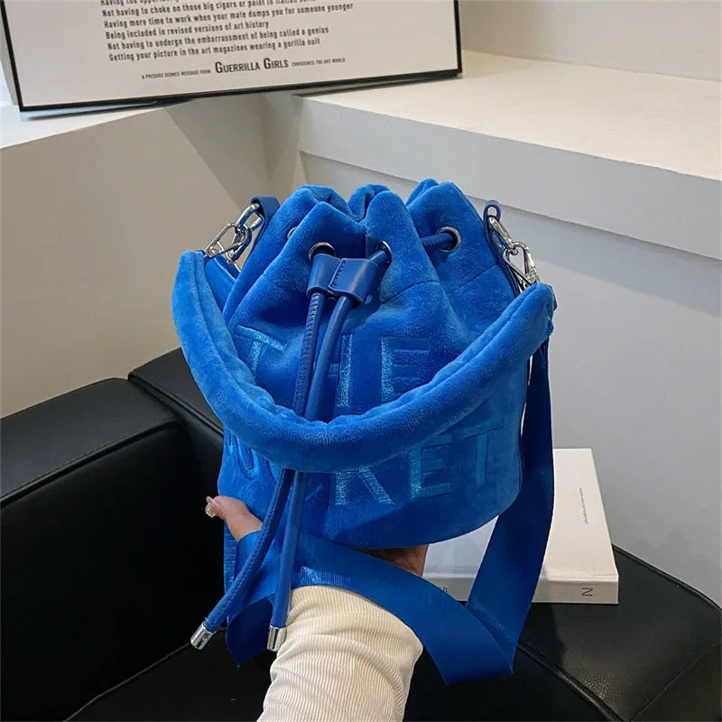 Plush Bucket Bags for Women 2022 New Luxury Designer Handbag Fashion Letter Print High Quality Cute Crossbody Shoulder Bag Woman