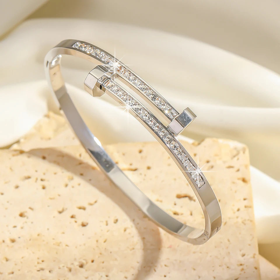 Venusiva Luxury Titanium Steel Cuff Bracelet Women's Non-Fading Stainless Steel round Style Fashion Jewelry